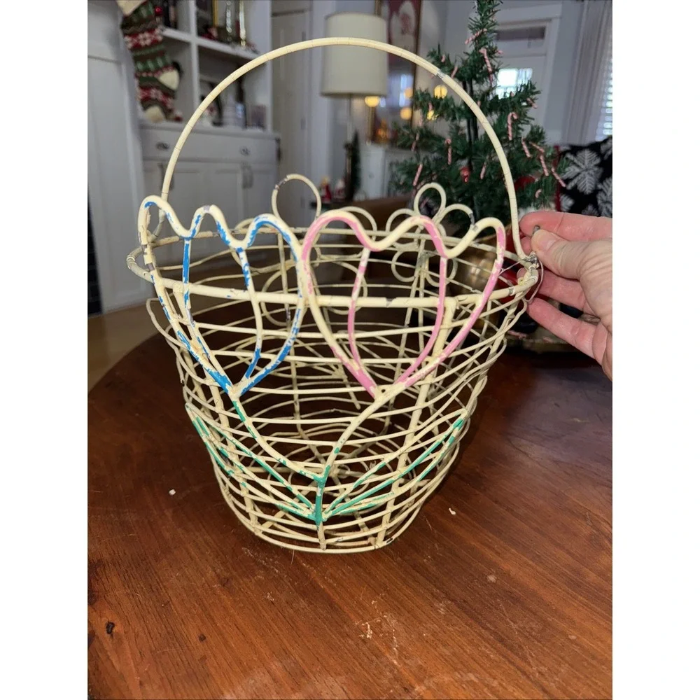 Vintage Coated Wire White HANDLED EGG EASTER/ Plant Basket With Flowers OLA51